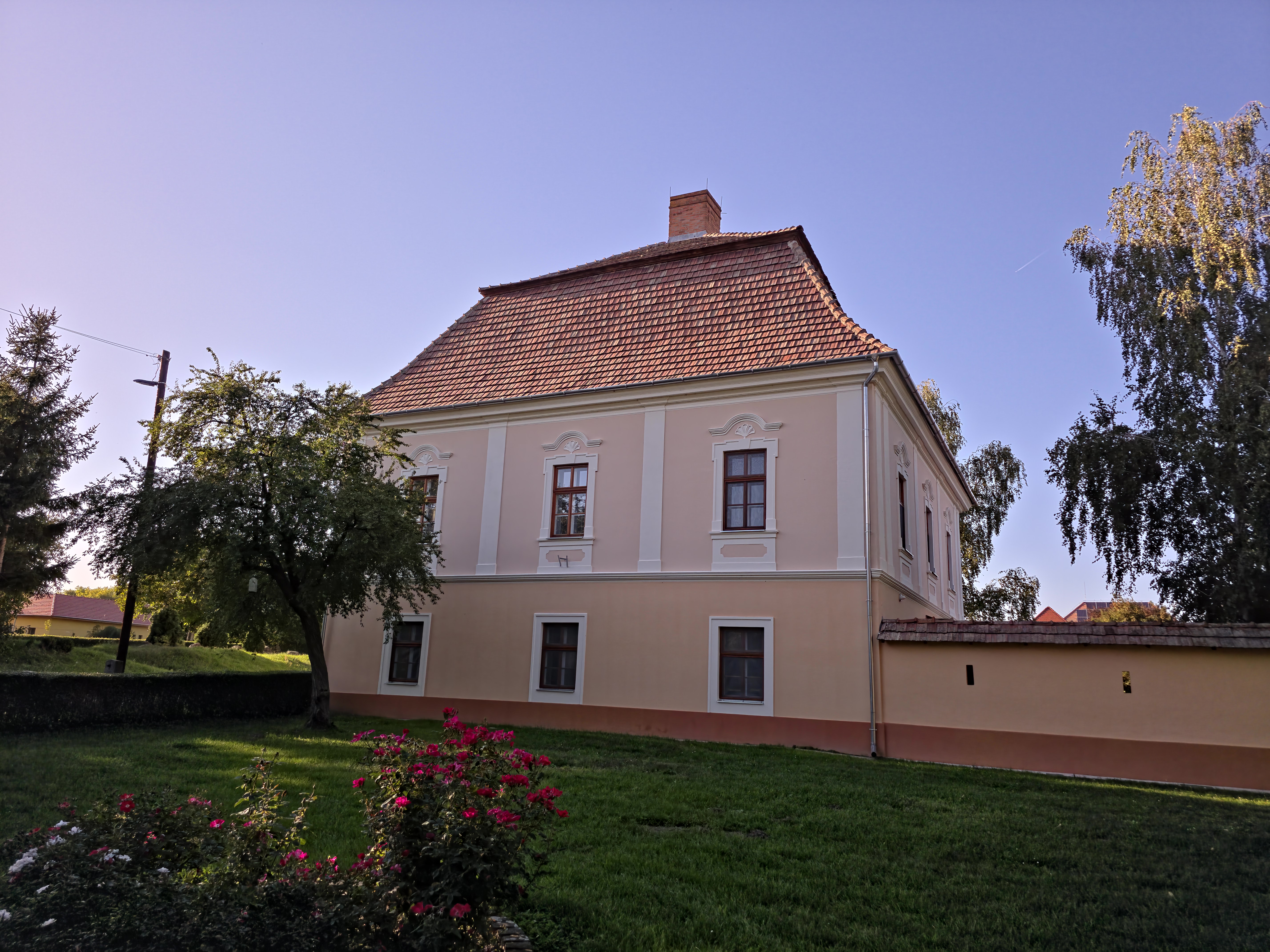 A szügyi Vármegyeháza épülete